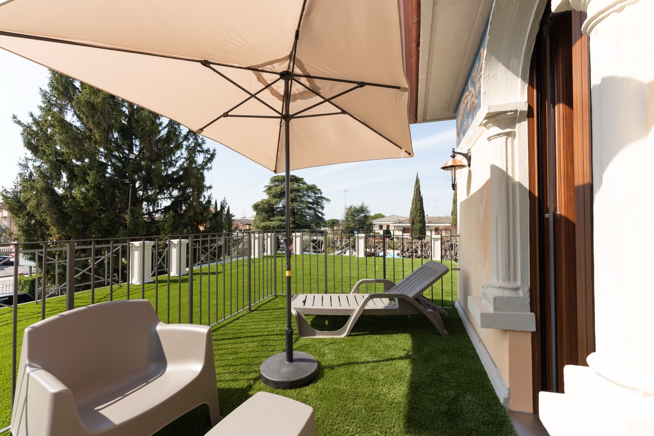 Camera Quadrupla Classic